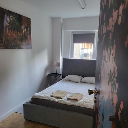 Studio Zelazna Rooms near Old Town Warschau Buitenkant foto