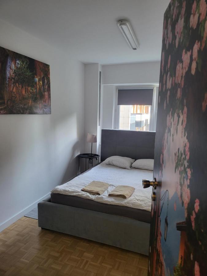 Studio Zelazna Rooms near Old Town Warschau Buitenkant foto